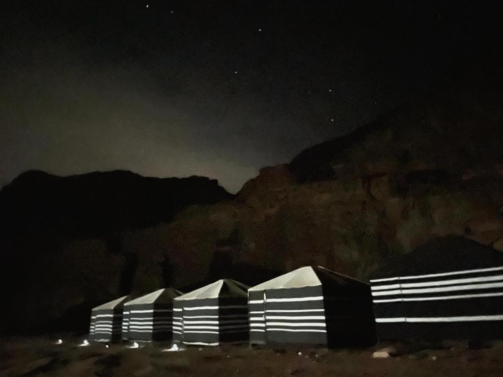 Moon City Camp Wadi Rum Buitenkant foto